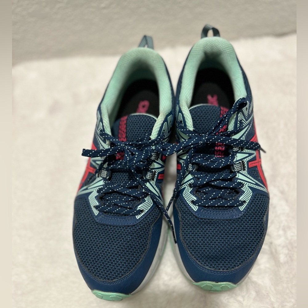EUC Asics - Picture 2 of 7